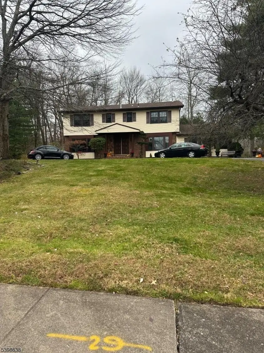 1 Glenbrook Ct, Whippany, NJ 07981 - Image #2