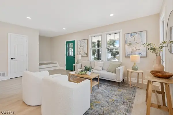 34 Emerald St, Hackensack City, NJ 07601