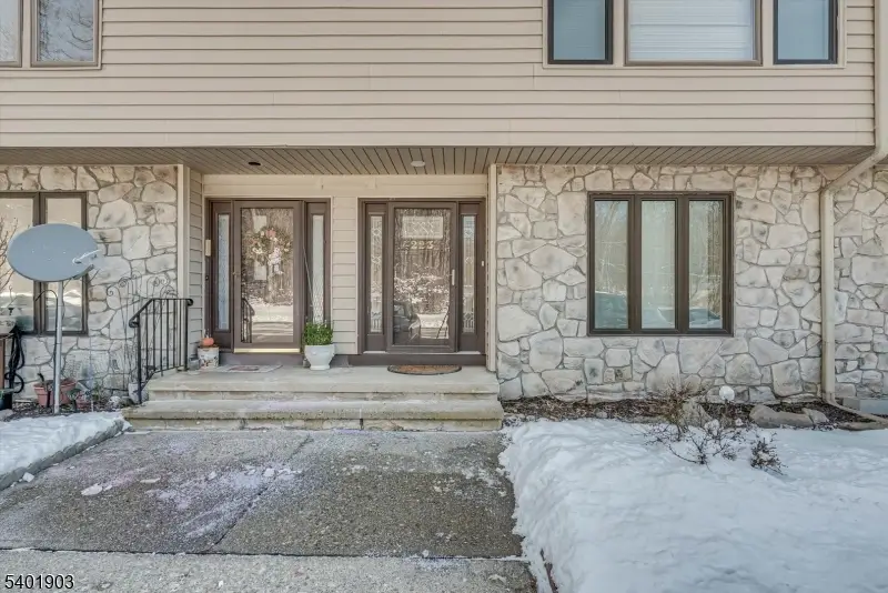 223 Cherokee Rd, Andover Township, NJ 07848 - Image #3