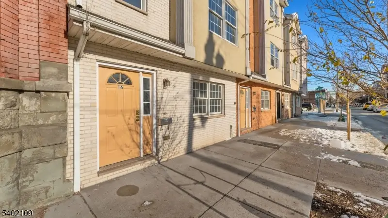 16 E Kinney St, Newark, NJ 07102 - Image #2
