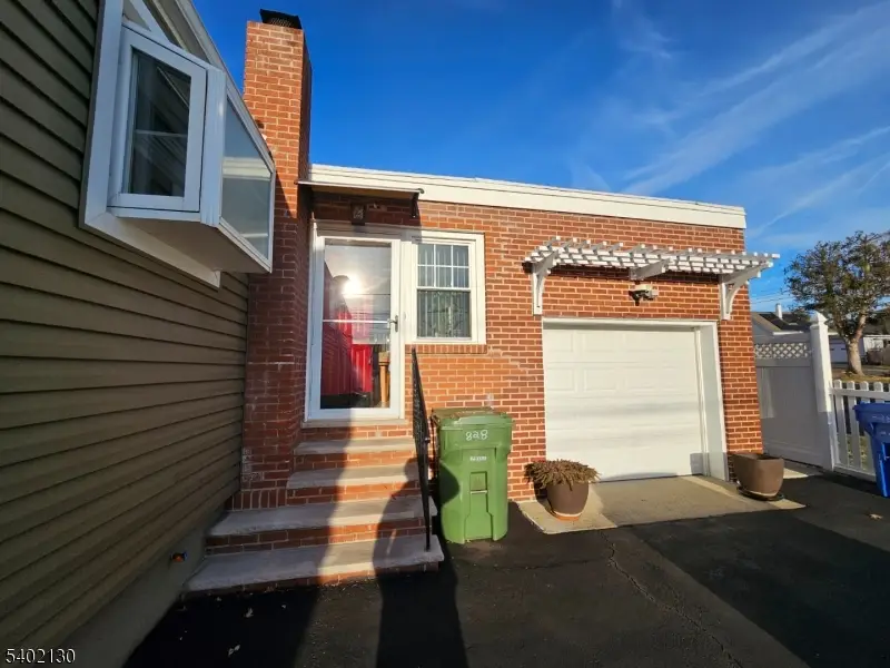 828 Smith St, Linden, NJ 07036 - #3
