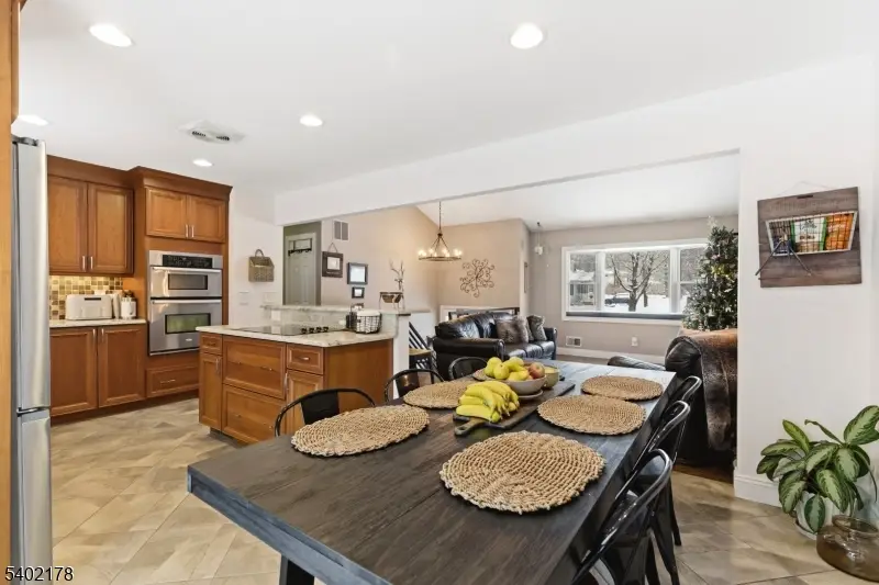 17 Rosemont Rd, Oak Ridge, NJ 07438 - Image #3