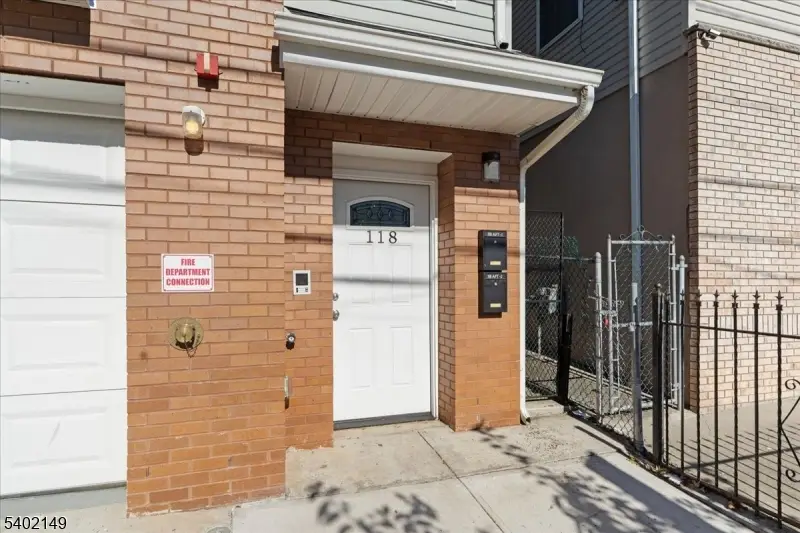 118 Oraton St, Newark, NJ 07104 - Image #3