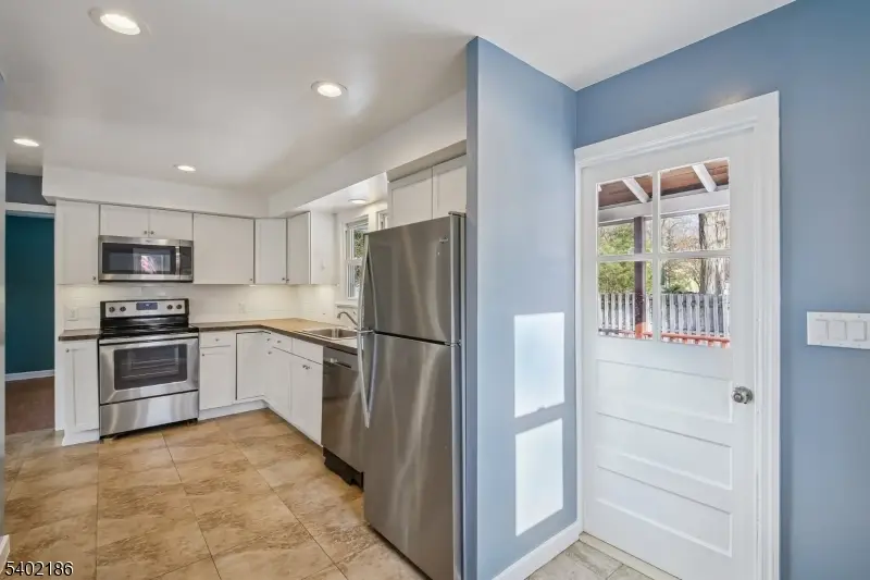 4 Cabot Ln, Kinnelon, NJ 07405 - Image #3