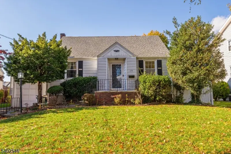 124 Hazley Ave, Rochelle Park, NJ 07662 - #1