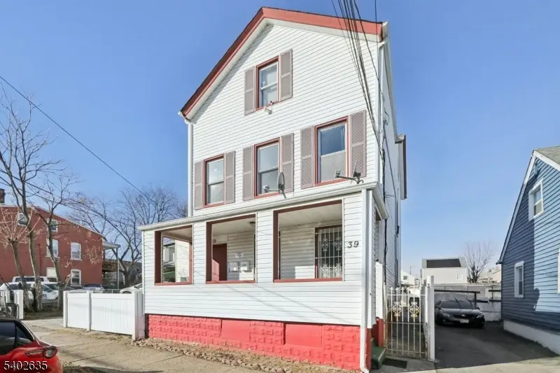 39 Thomas St, Paterson, NJ 07503 - Image #1