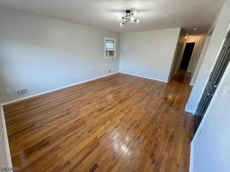 188 Fabyan Pl, Newark, NJ 07112 - #3