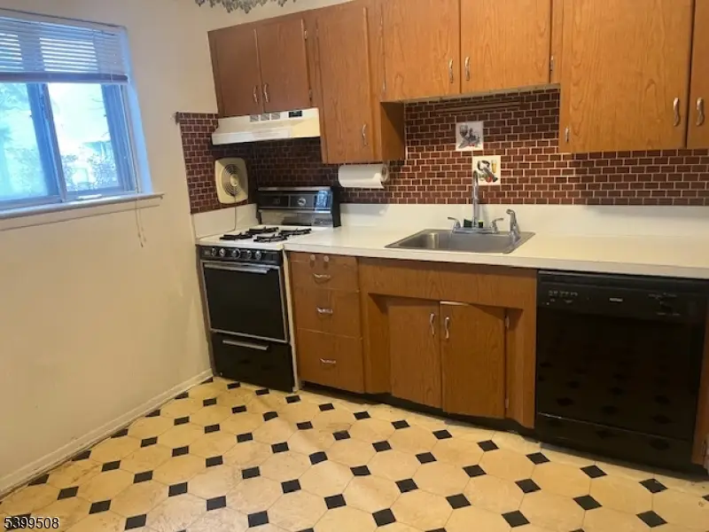 104 Marmora Rd, Parsippany Troy Hills, NJ 07006 - Image #3