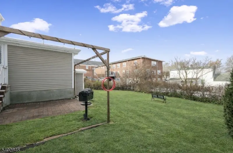 38 Sherwood St, Clifton, NJ 07013 - #2