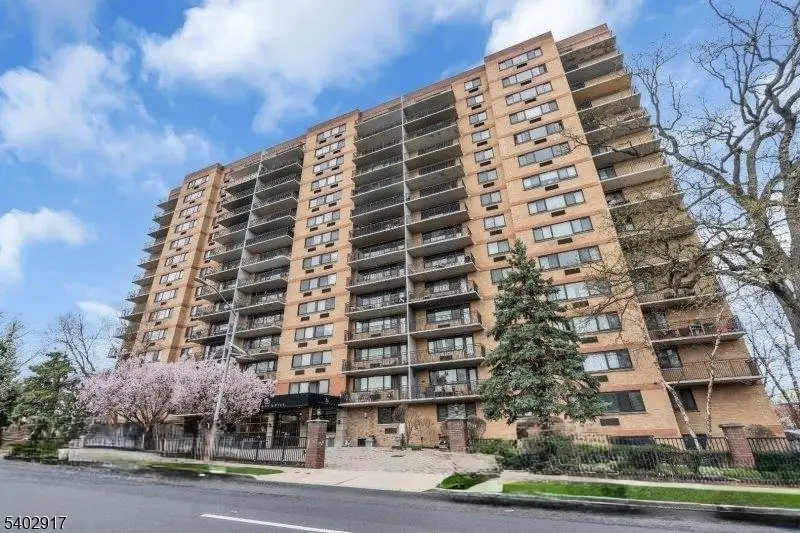 60 Parkway Dr #10G, East Orange, NJ 07017 - Image #1