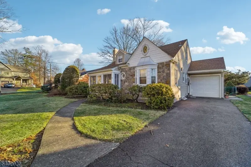 55 Victor Pl, Hawthorne, NJ 07506 - Image #2