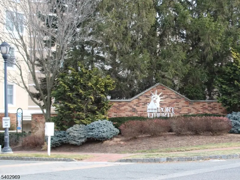 30 Freedomway #102, Jersey City, NJ 07305 - Image #1