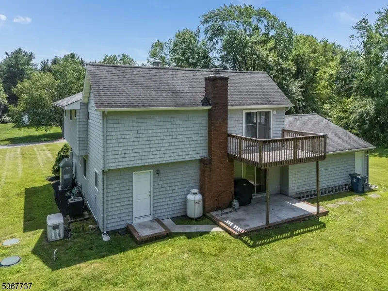 4 Orchid Pl, Clinton Township, NJ 08833 - Image #2