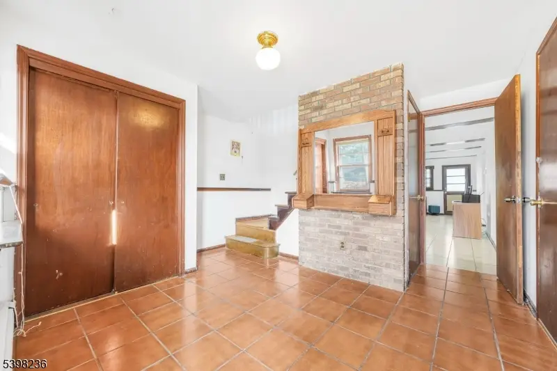 609 Monroe Ave, Washington Township, NJ 07676 - Image #2