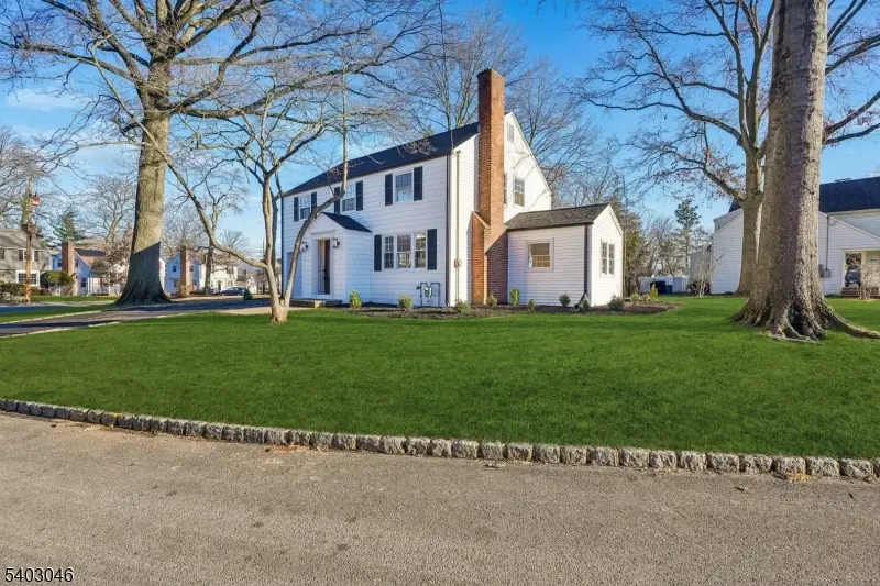 33 Springbrook Rd, Springfield, NJ 07081 - Image #2