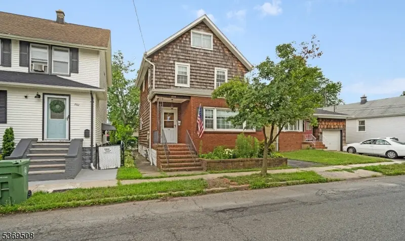 836 S Park Ave, Linden, NJ 07036 - Image #1
