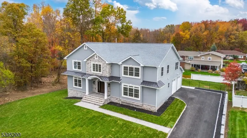 20 West Dr, Fairfield, NJ 07004 - Image #2