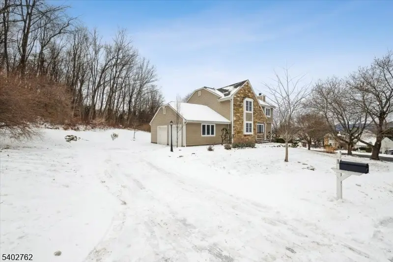 1 Knob Hill Rd, Washington, NJ 07840 - Image #3