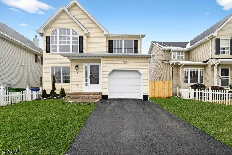 63 Scarlet Dr, Sayreville, NJ 08859 - Image #1