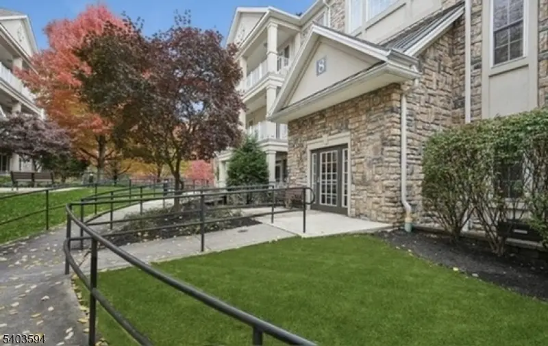 811 Holly Ln #811, Cedar Grove, NJ 07009 - Image #3