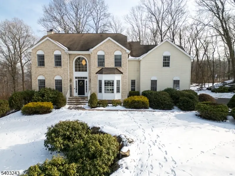 31 Edinburgh Dr, Randolph, NJ 07869 - Image #1