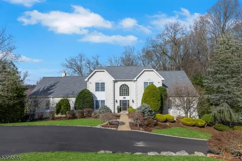 15 Skytop Dr, Denville, NJ 07834 - Image #1