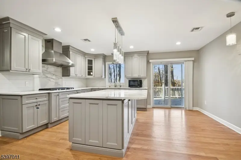 3 Springhill Rd, Randolph, NJ 07869 - Image #2