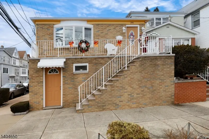 391 Avenue E, Bayonne, NJ 07002 - Image #2