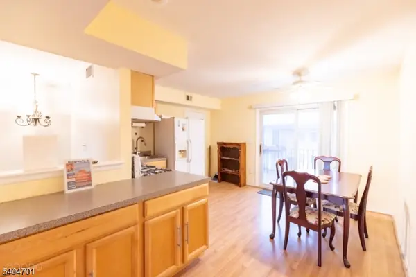 187 Evergreen #4B, Edison Twp., NJ 08820