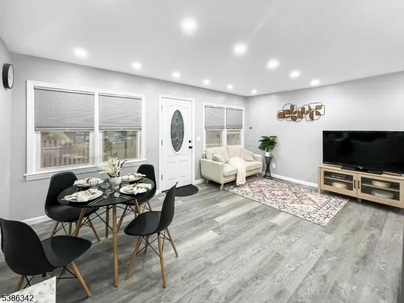 208 Fayette Ave, Wayne, NJ 07470 - #2