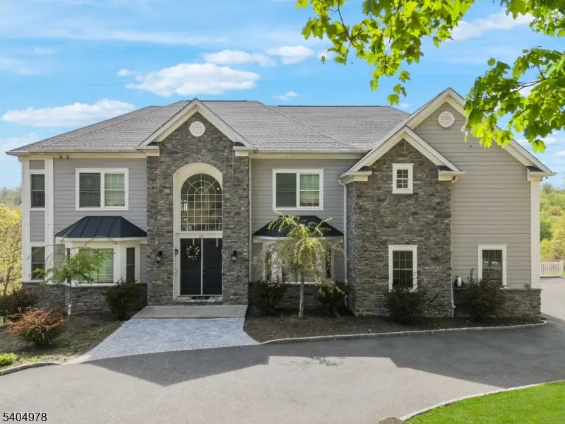 183 Johnston Dr, Watchung, NJ 07069 - Image #2
