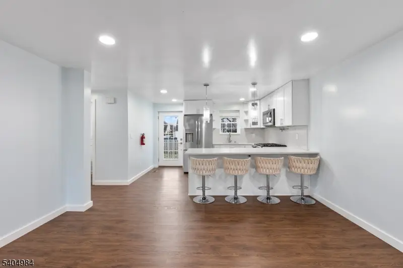 33 Mcauliffe Dr, North Brunswick, NJ 08902 - Image #3