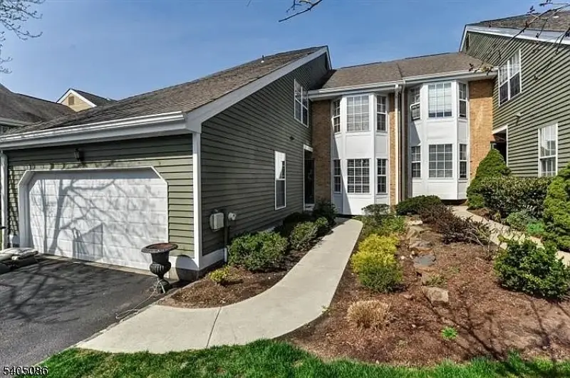 252 Crescenzi Ct, West Orange, NJ 07052 - #1