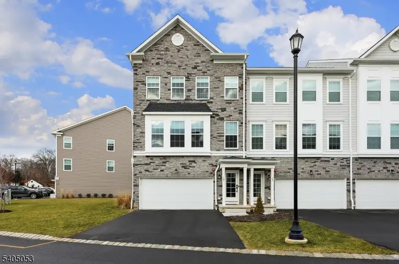 10 Dorchester Ln #10, East Hanover, NJ 07936 - Image #2
