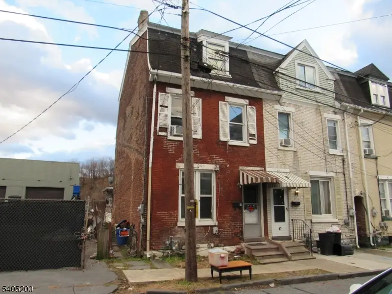 15 Reese Ct, Phillipsburg, NJ 08865 - Image #2