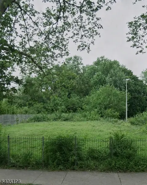 97 Clinton Ave, Newark City, NJ 07114