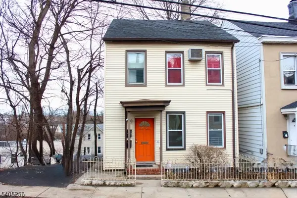 282 N 4th St, Paterson City, NJ 07522