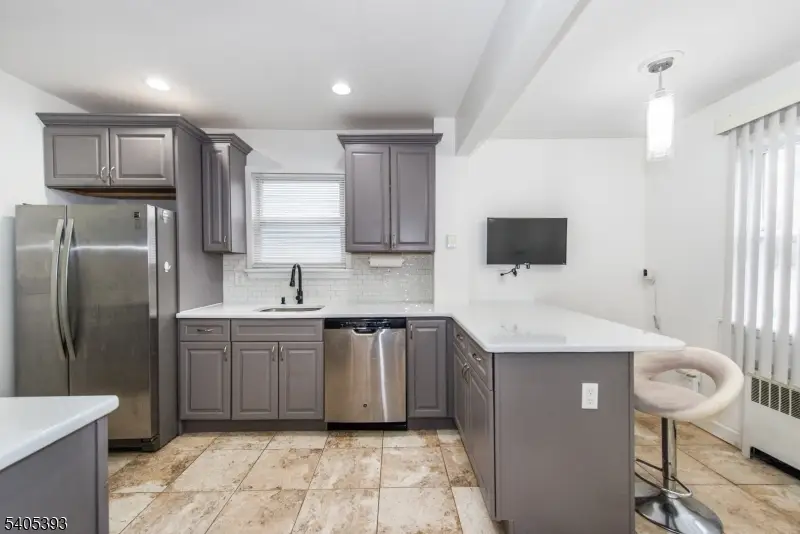 47 Ampere Pkwy, East Orange, NJ 07017 - Image #2