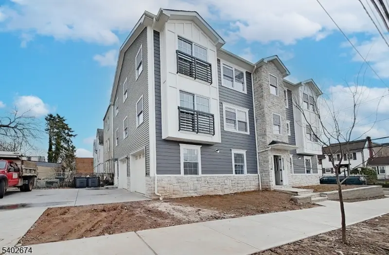 71 Lindsley Ave, Newark, NJ 07106 - #1