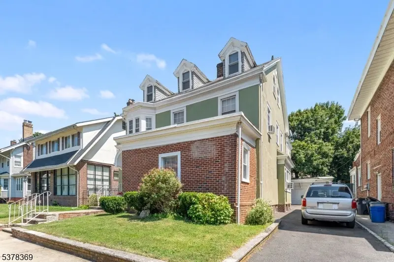78 Girard Pl, Newark, NJ 07108 - Image #2