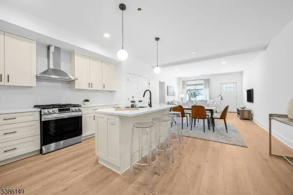 308 Encampment Ct, Montville Twp., NJ 07082