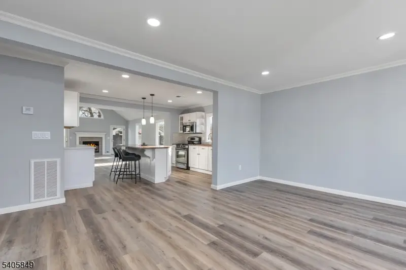 81 Hutchinson St, Clark, NJ 07066 - Image #2