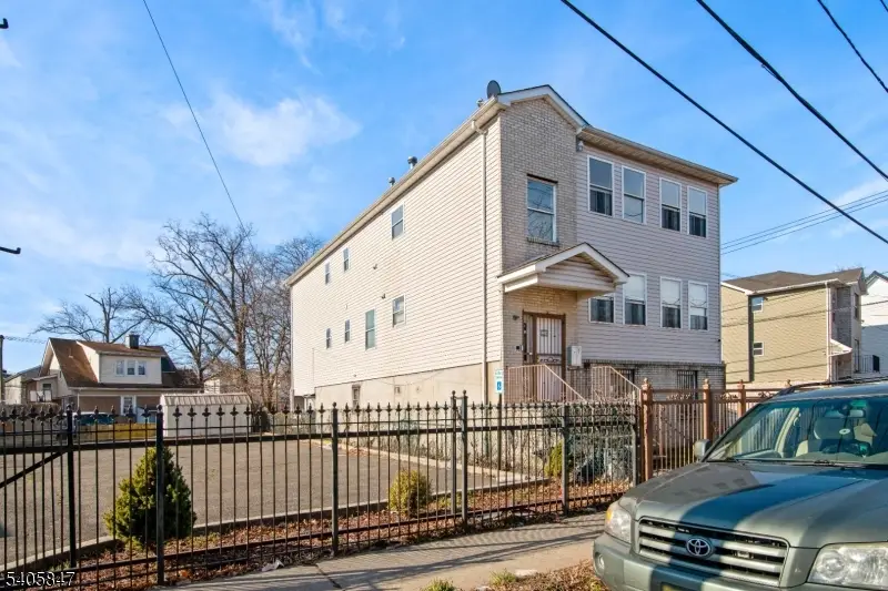 219-221 Clinton Pl, Newark, NJ 07112 - Image #2