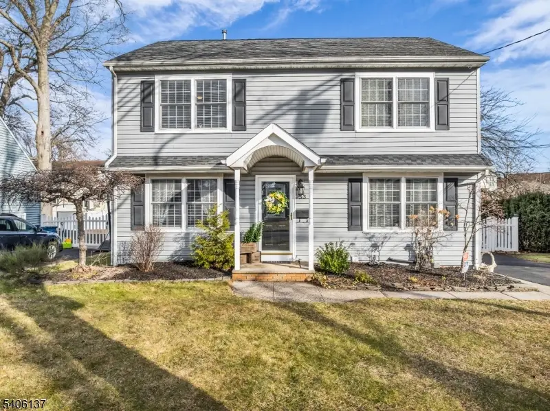 33 Cornell Dr, Clark, NJ 07066 - Image #1