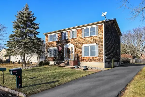 99 Beechwood Cir, Hillsborough Twp., NJ 08844