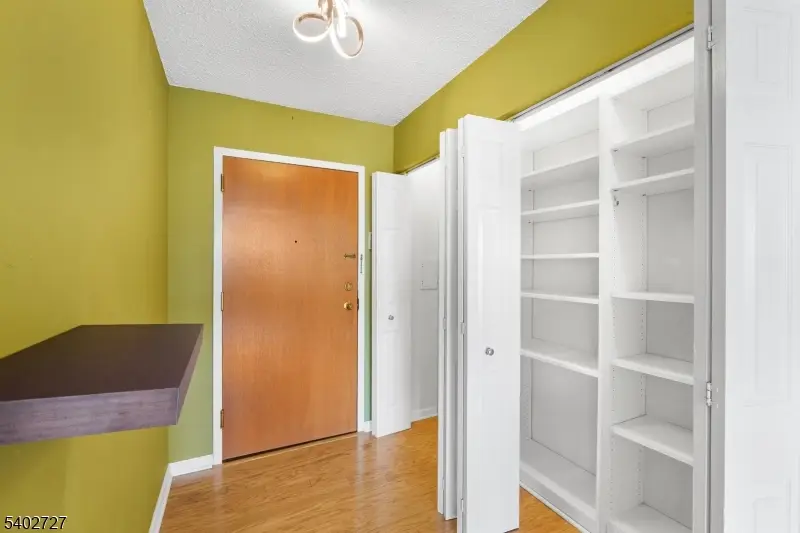 300 Main St #811, Singac, NJ 07424 - Image #3