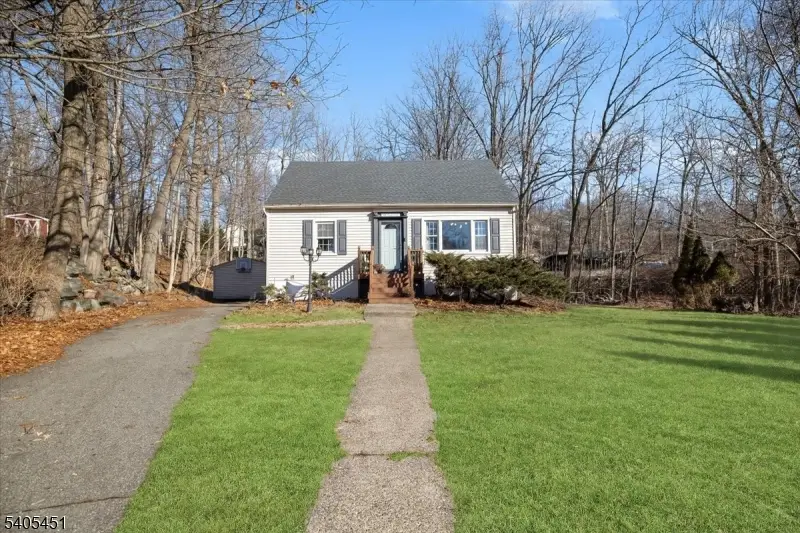 16 Wildwood Ter, Ringwood, NJ 07456 - Image #2