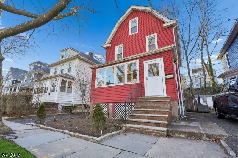 32 Edgewood Rd, Glen Ridge, NJ 07028 - Image #1