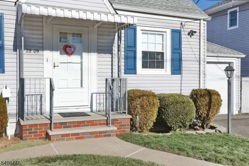 22-09 Arcadia Rd, Fair Lawn, NJ 07410 - #2
