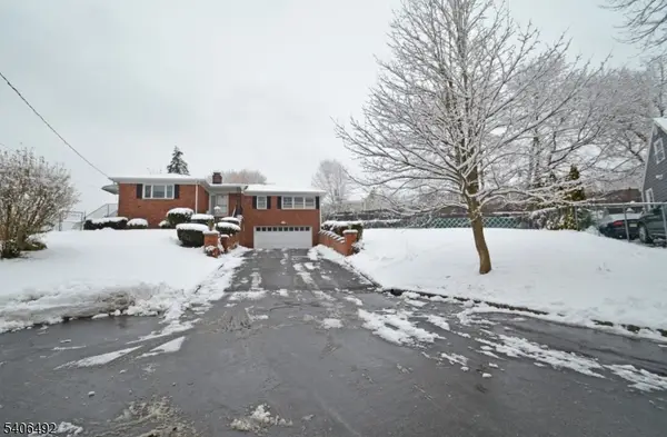 37-39 Edison Dr, Summit City, NJ 07901